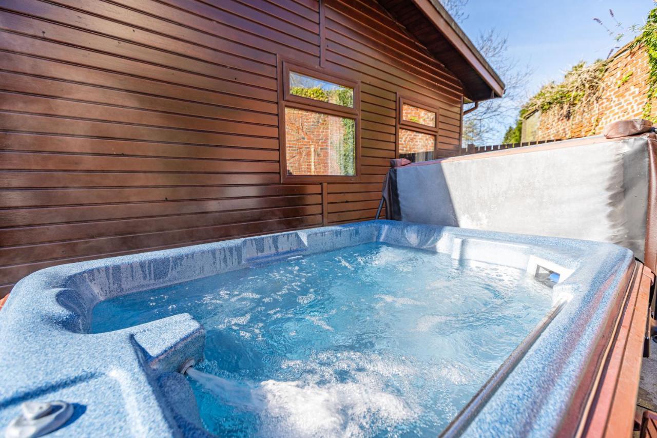 Bluebell Lodge 7 With Hot Tub Newton Stewart Dış mekan fotoğraf